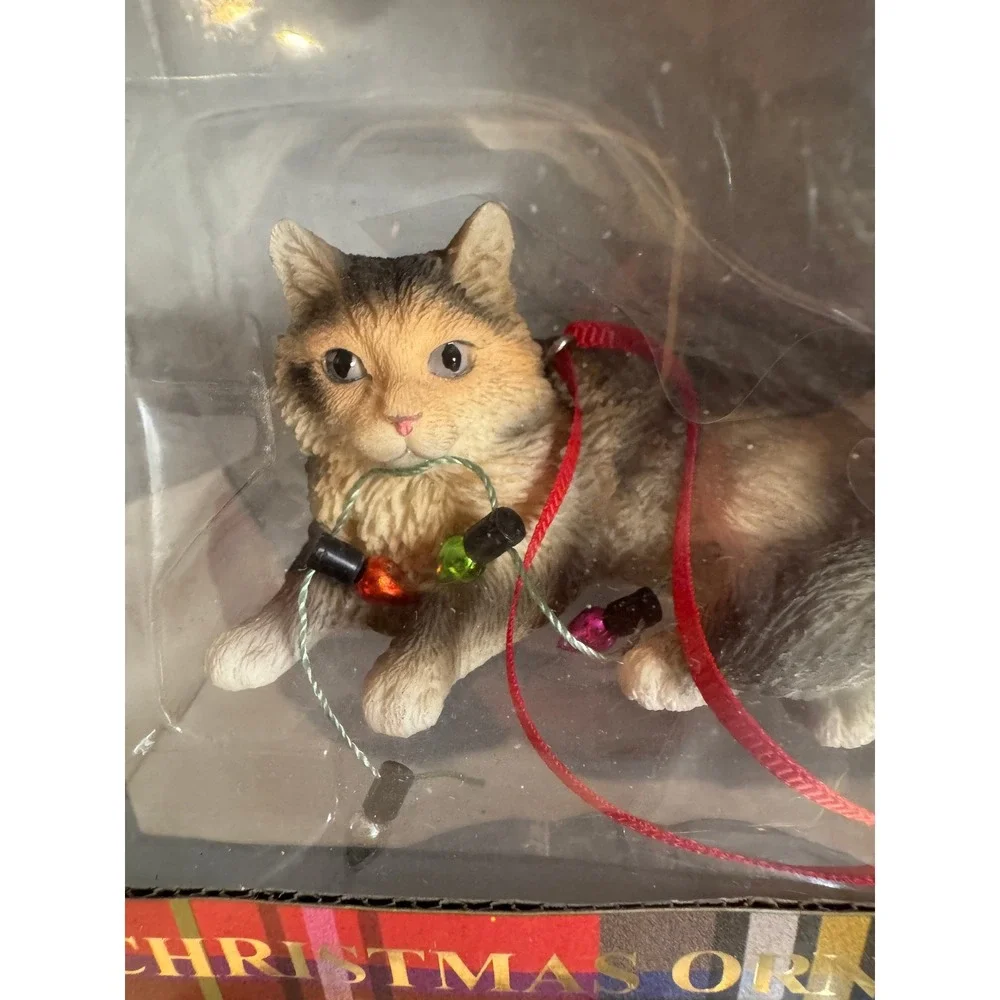 Sandicast Cat in Christmas Lights‎ Ornament New in Box